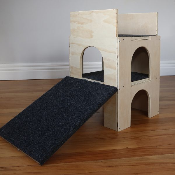 Double storey middle rabbit castle with ramp