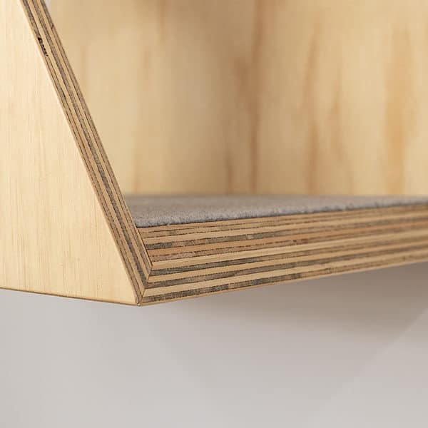 Cat box - small (450mm), end detail