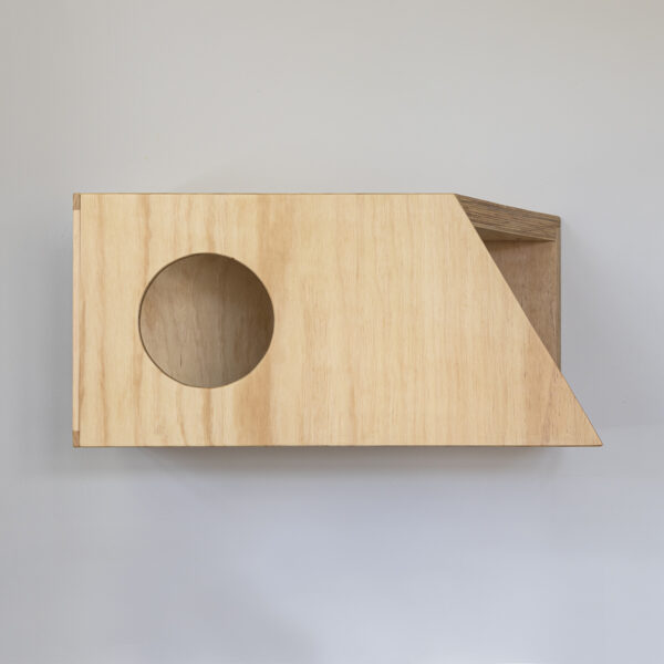 Cat box - large (650mm), front view